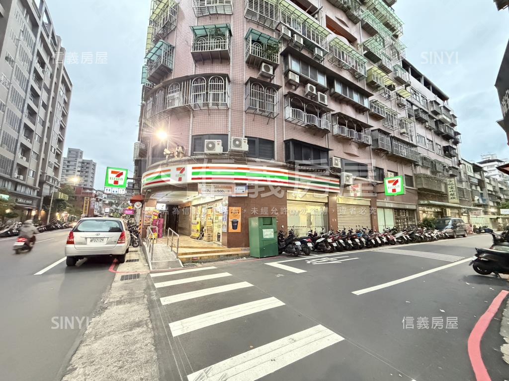 門口方便停車大空間一樓房屋室內格局與周邊環境