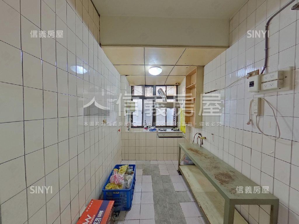 邊間稀有三民二樓房屋室內格局與周邊環境