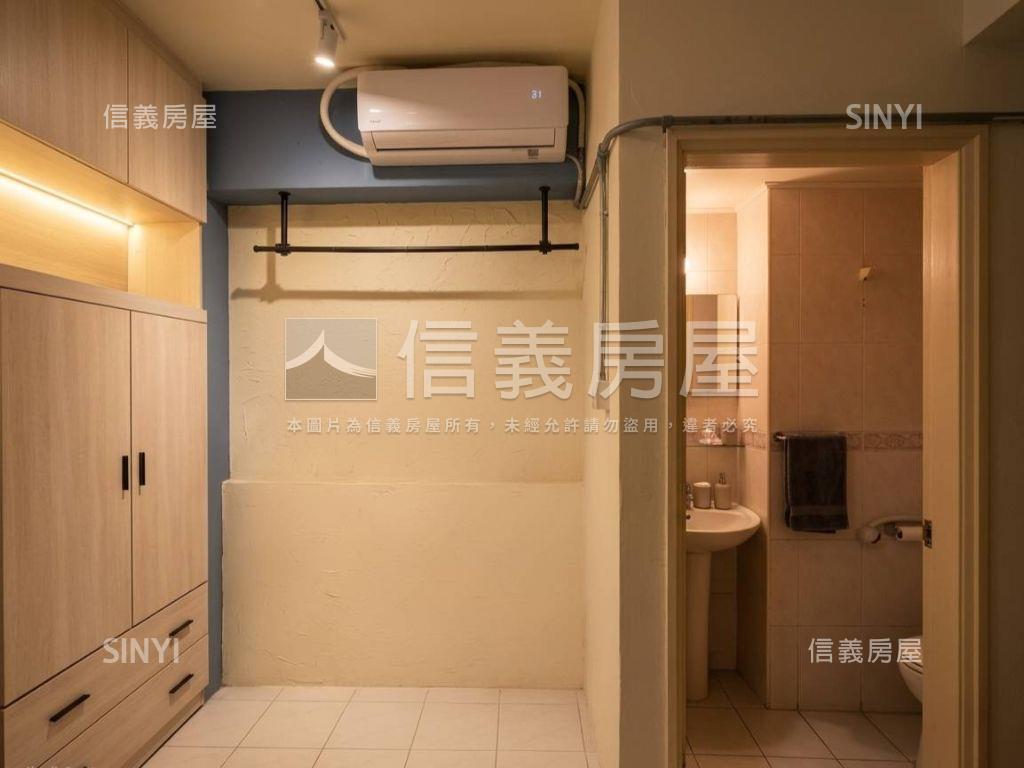 ❤逢甲文華商場收租店面❤房屋室內格局與周邊環境