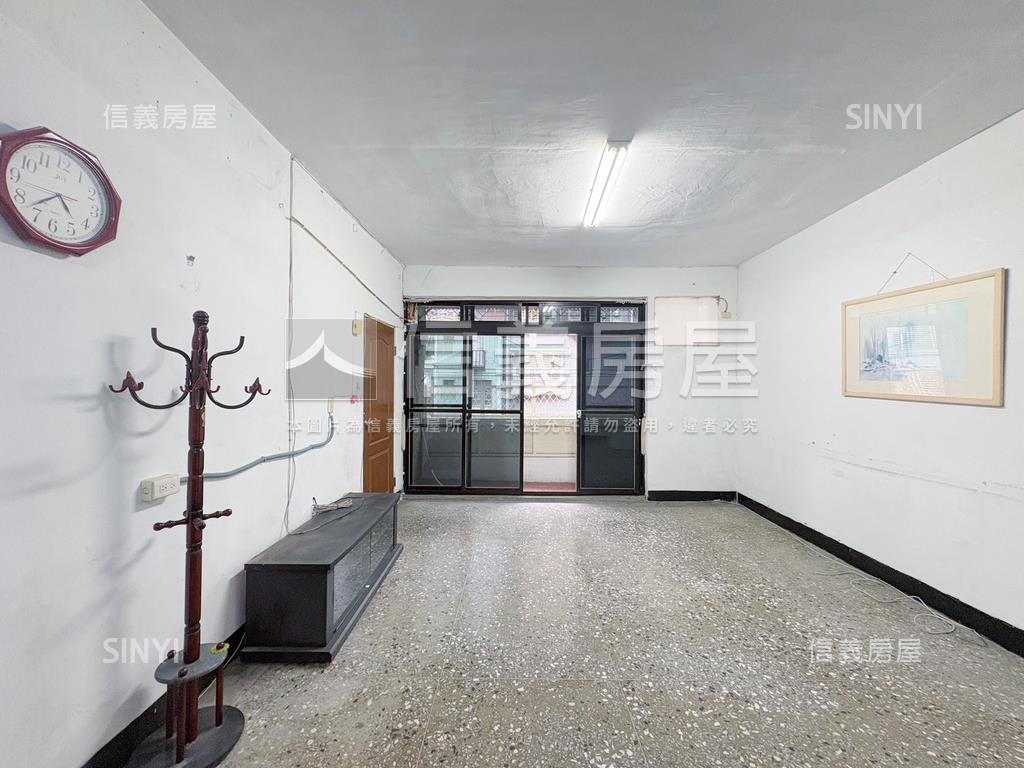 近徐匯中學站的公寓三樓房屋室內格局與周邊環境