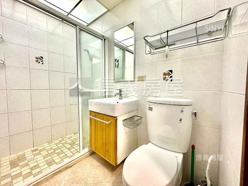 近園區二房平面車位房屋室內格局與周邊環境