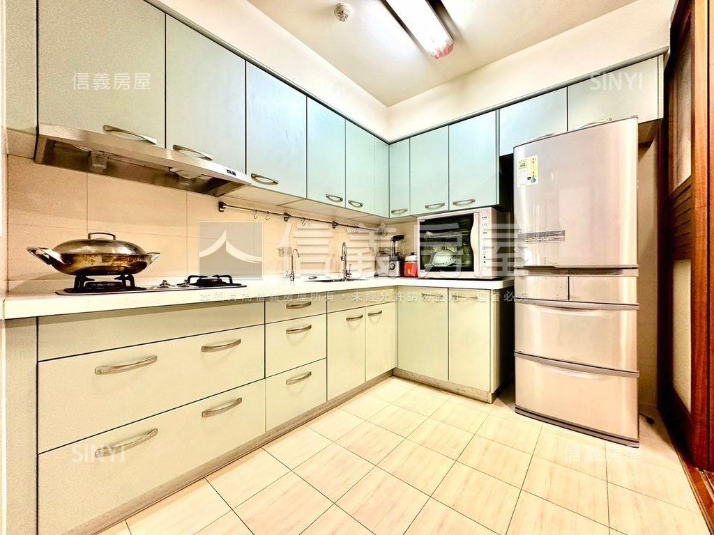 近園區二房平面車位房屋室內格局與周邊環境