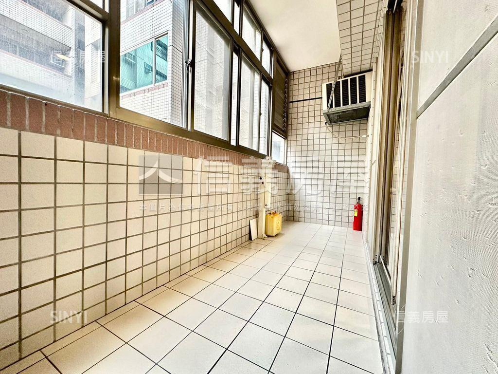 近園區二房平面車位房屋室內格局與周邊環境