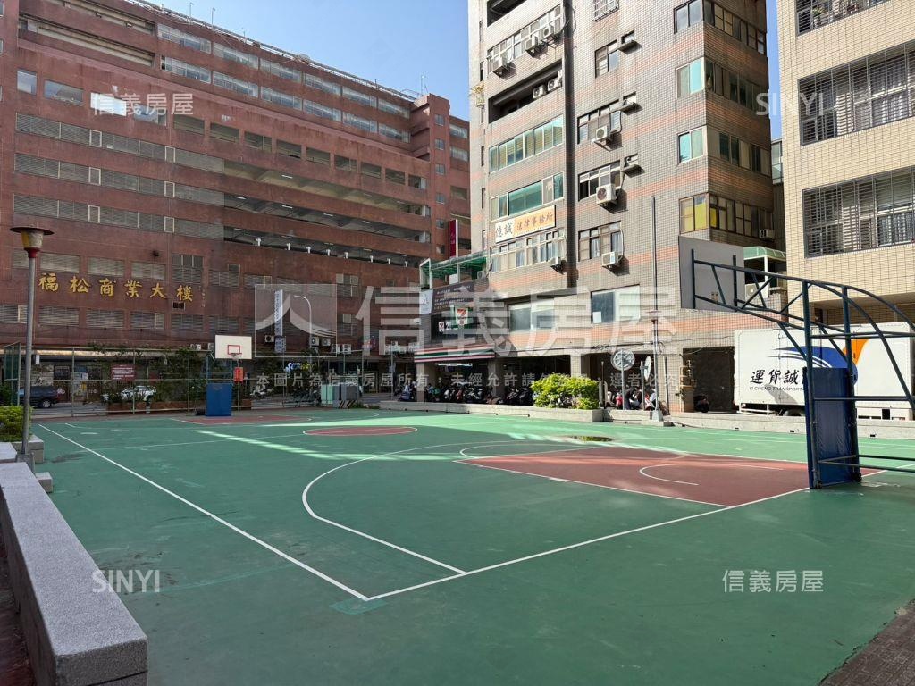 近光明國小黃金店面適百業房屋室內格局與周邊環境