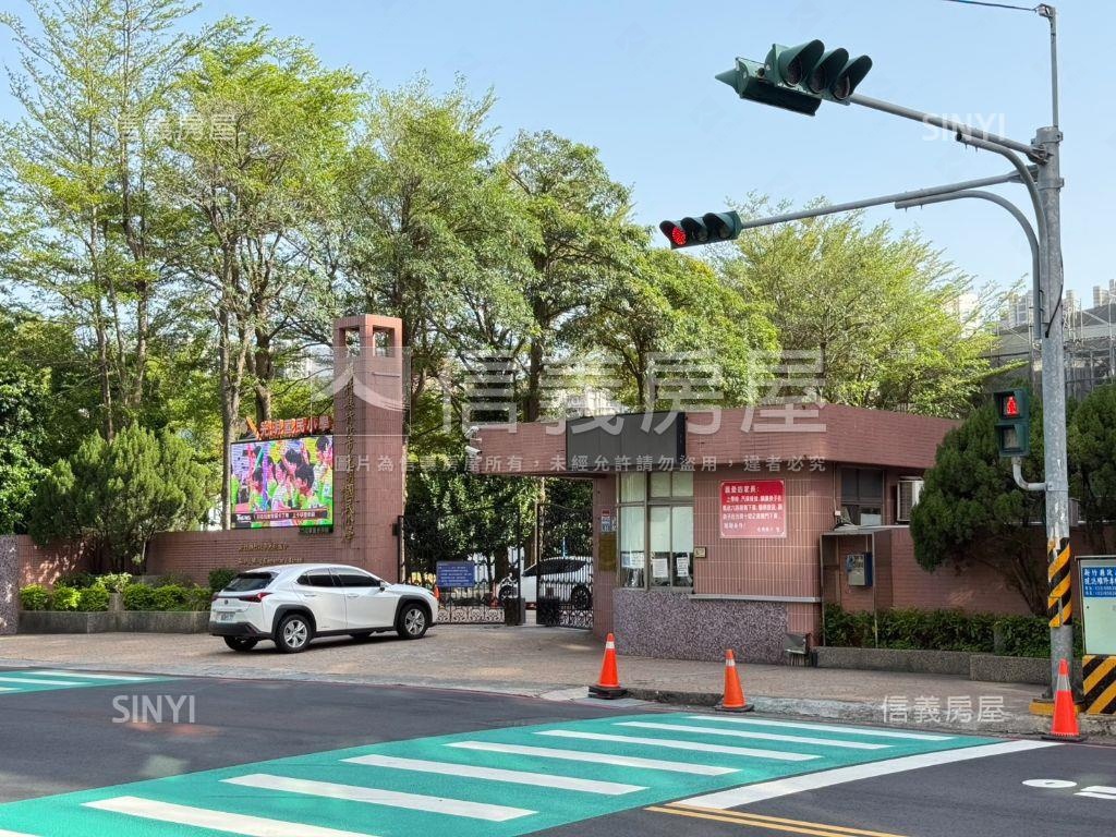 近光明國小黃金店面適百業房屋室內格局與周邊環境