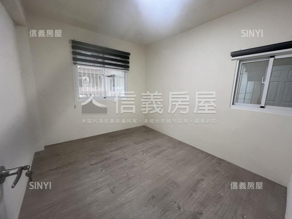 近鳳山國中捷運美公寓三樓房屋室內格局與周邊環境