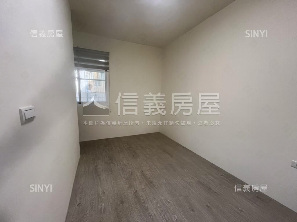 近鳳山國中捷運美公寓三樓房屋室內格局與周邊環境