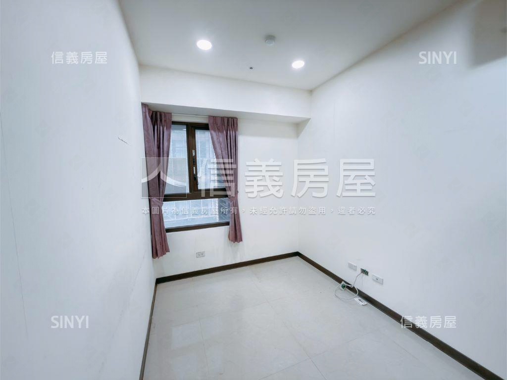 國泰金城、三房車位房屋室內格局與周邊環境