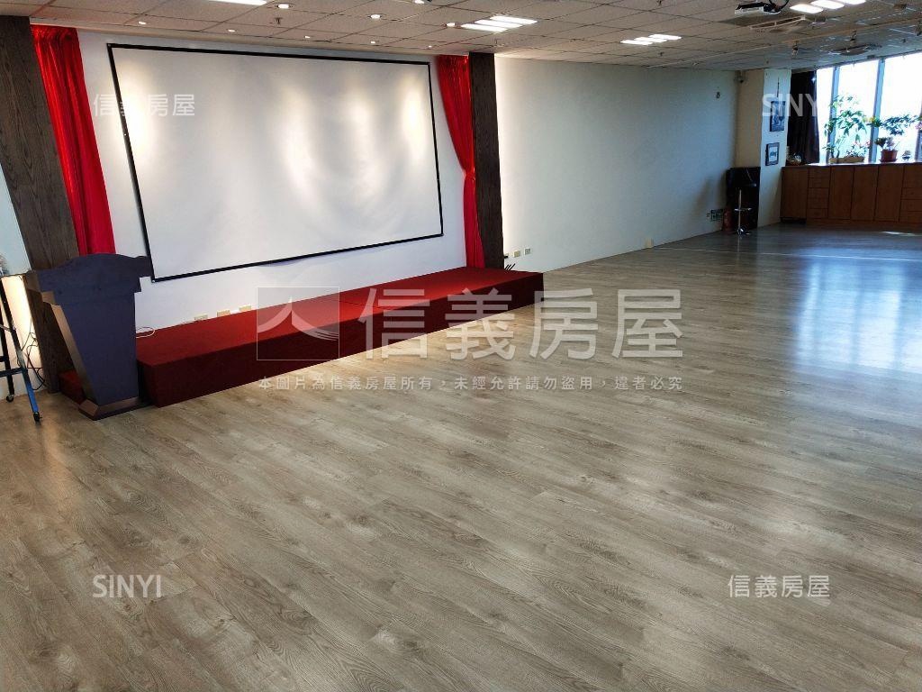 未來捷運藍線商辦２１樓房屋室內格局與周邊環境