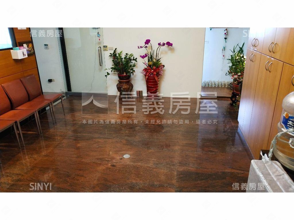 未來捷運藍線商辦２１樓房屋室內格局與周邊環境