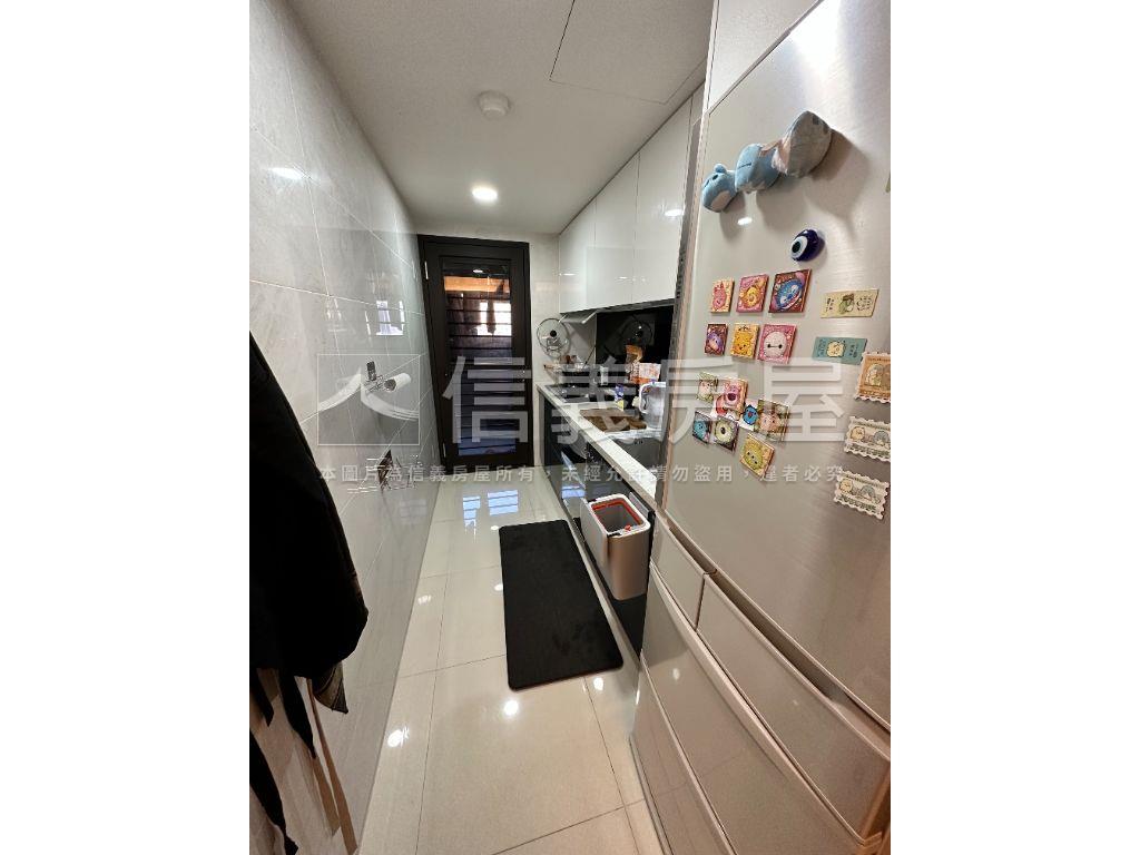 首購特五勝美樂富兩房車位房屋室內格局與周邊環境