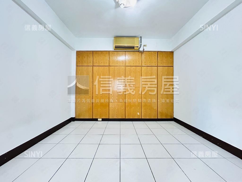 東煒欽品。旁的邊間珠寶盒房屋室內格局與周邊環境