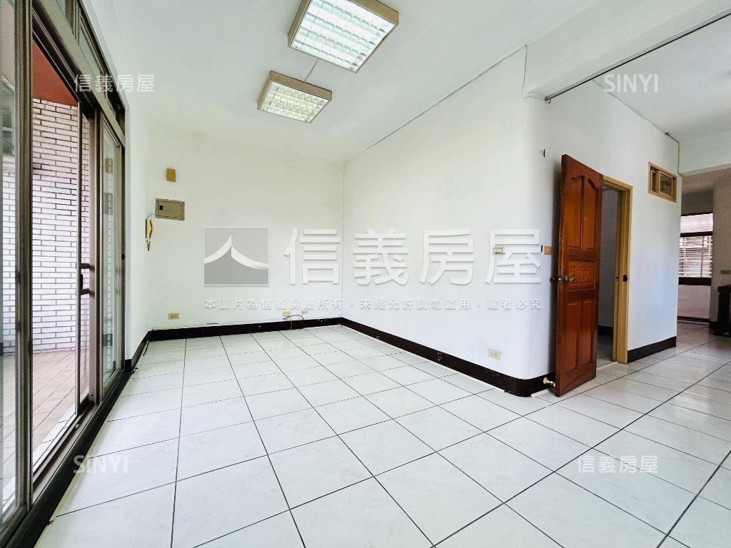 東煒欽品。旁的邊間珠寶盒房屋室內格局與周邊環境