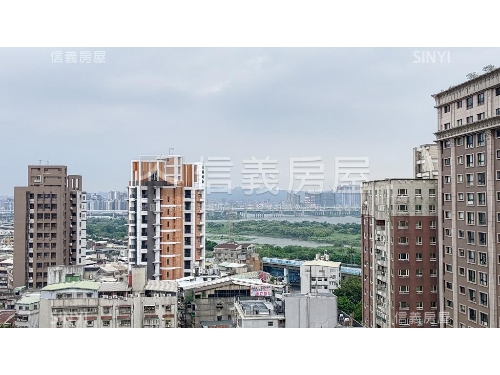 富都稀有高樓露台戶房屋室內格局與周邊環境