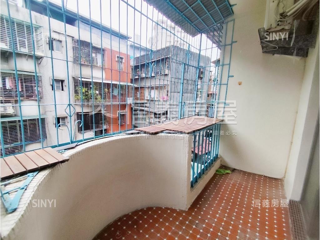 國光邊間採光屋房屋室內格局與周邊環境