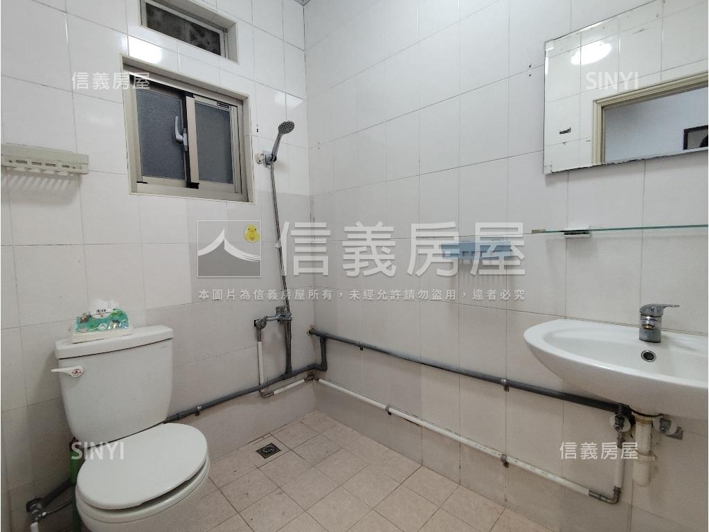 國光邊間採光屋房屋室內格局與周邊環境