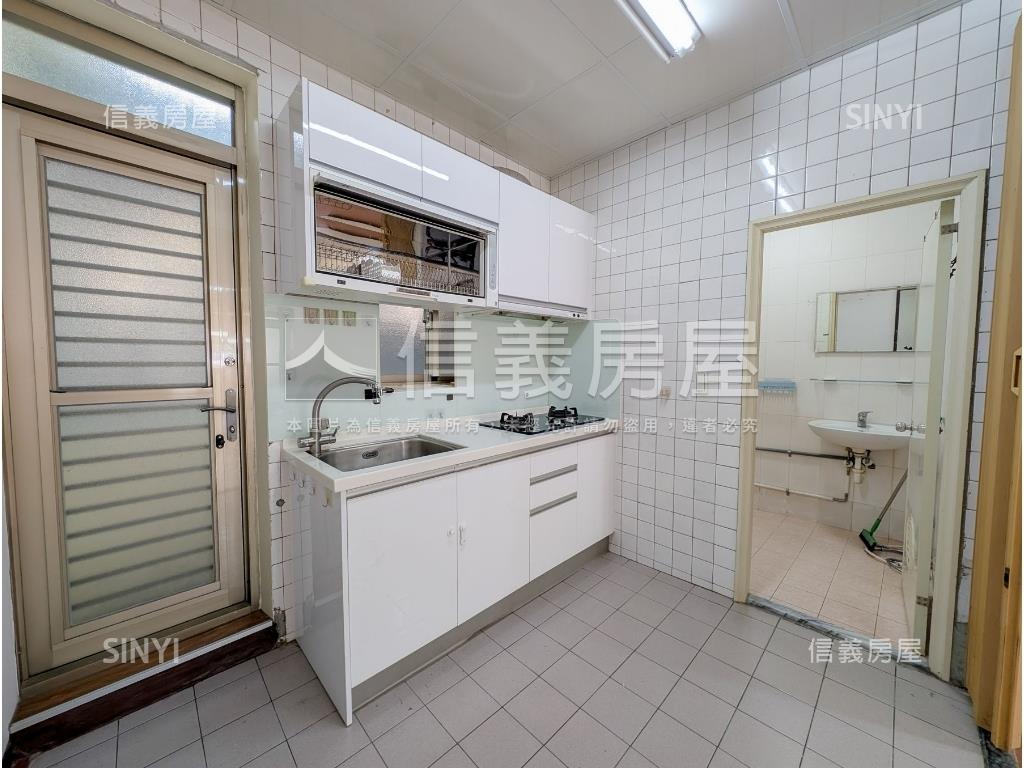 國光邊間採光屋房屋室內格局與周邊環境