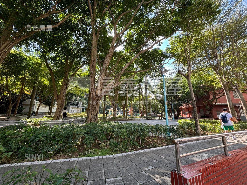 國光邊間採光屋房屋室內格局與周邊環境