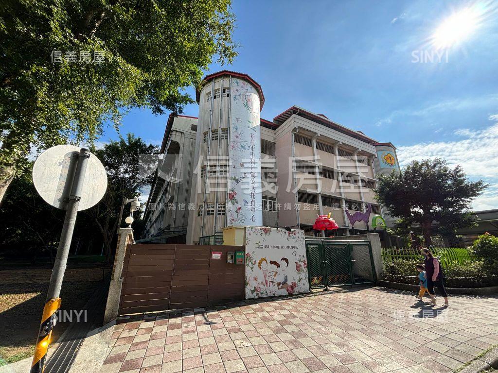 國光邊間採光屋房屋室內格局與周邊環境