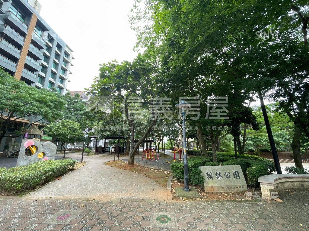 民權路大面寬大空間金店面房屋室內格局與周邊環境