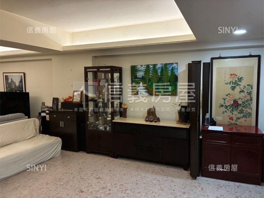 中央水岸巴黎美四房車位房屋室內格局與周邊環境