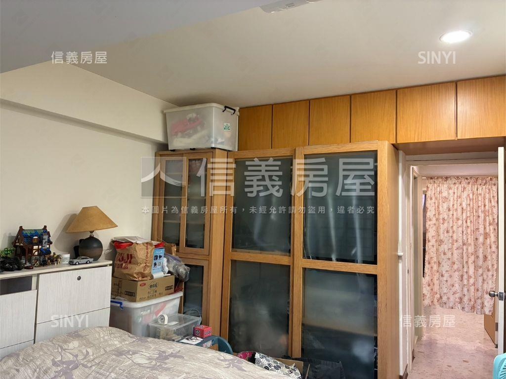 中央水岸巴黎美四房車位房屋室內格局與周邊環境