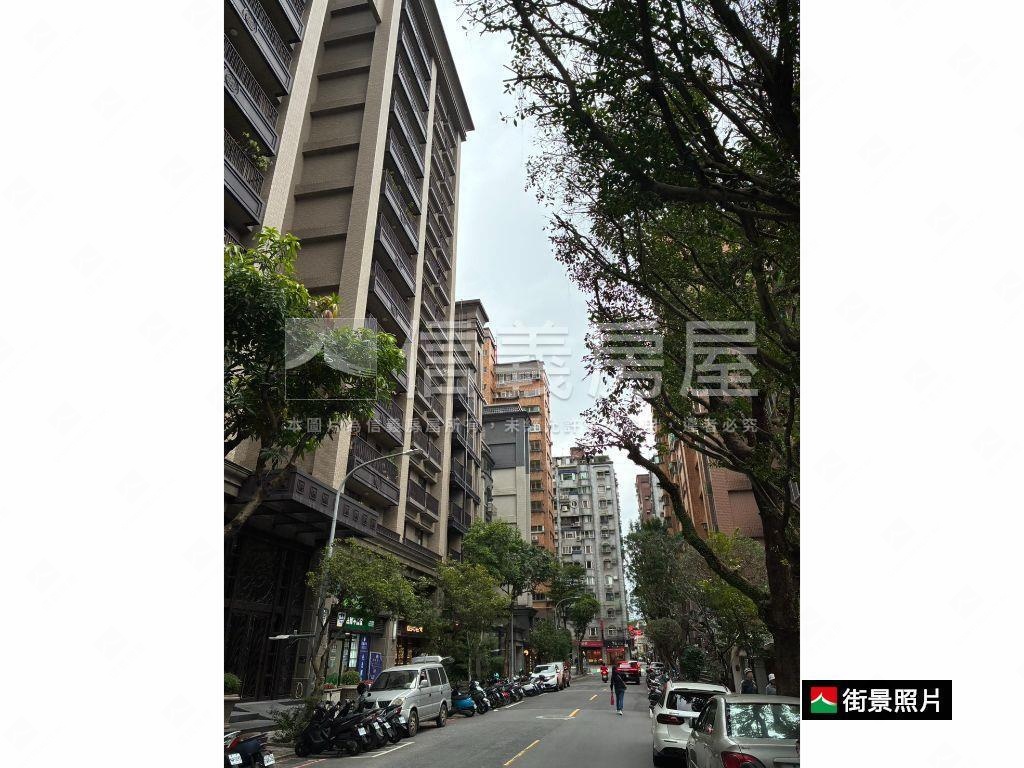 中央水岸巴黎美四房車位房屋室內格局與周邊環境