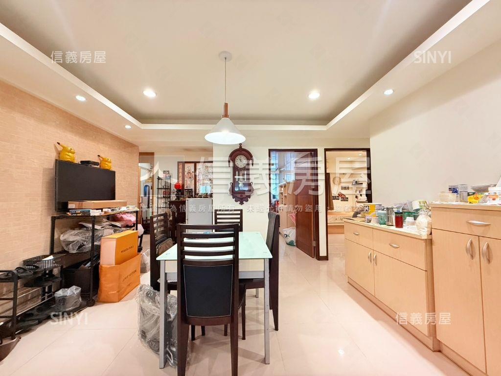 台北帝王精美四房房屋室內格局與周邊環境