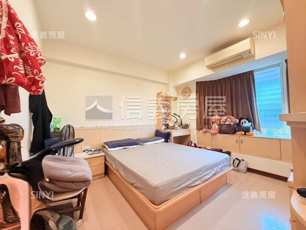 台北帝王精美四房房屋室內格局與周邊環境