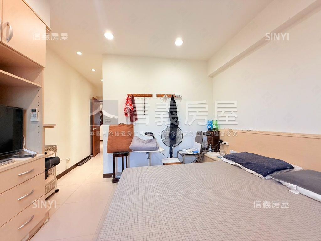 台北帝王精美四房房屋室內格局與周邊環境