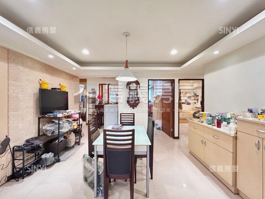 台北帝王精美四房房屋室內格局與周邊環境