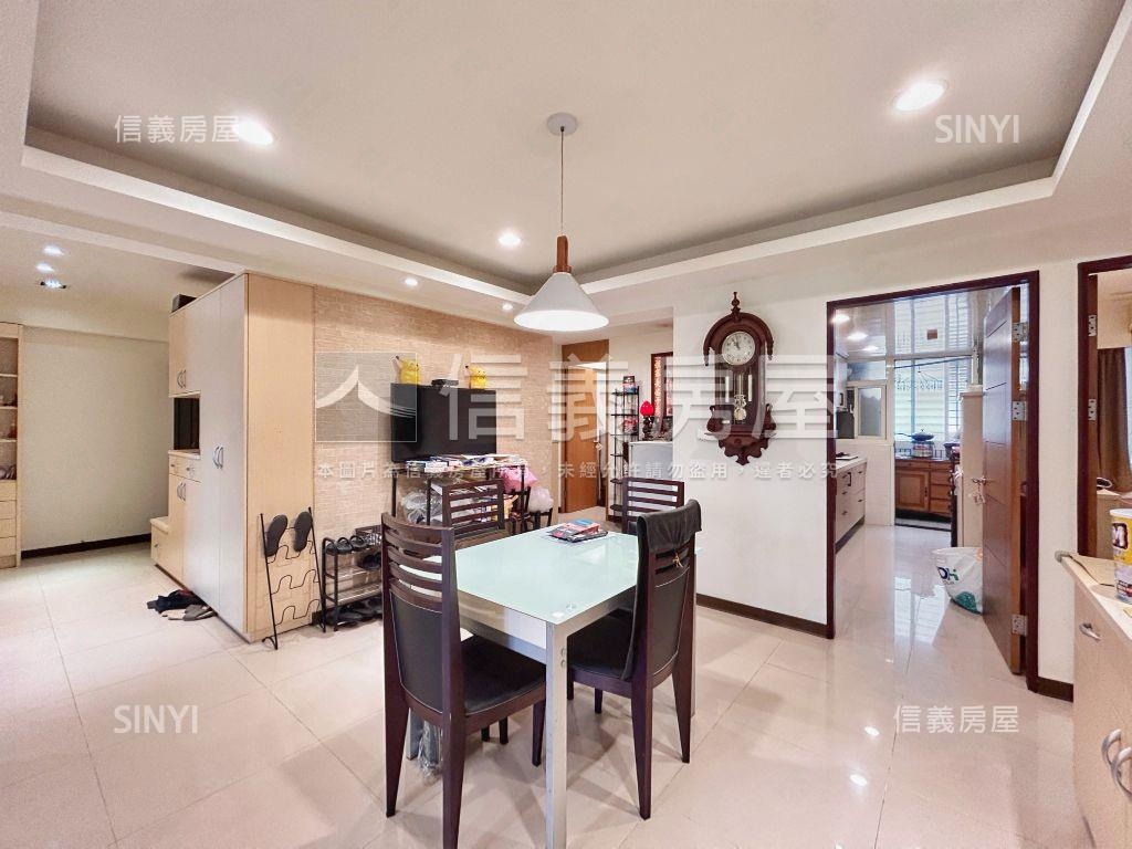 台北帝王精美四房房屋室內格局與周邊環境