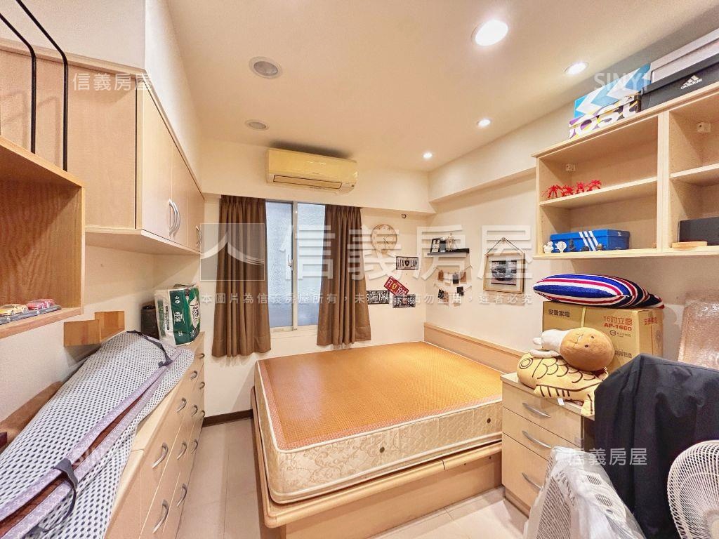 台北帝王精美四房房屋室內格局與周邊環境
