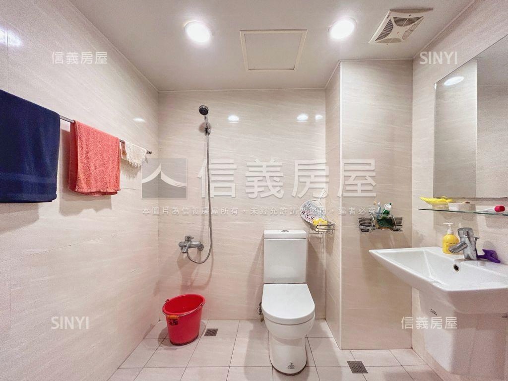 台北帝王精美四房房屋室內格局與周邊環境