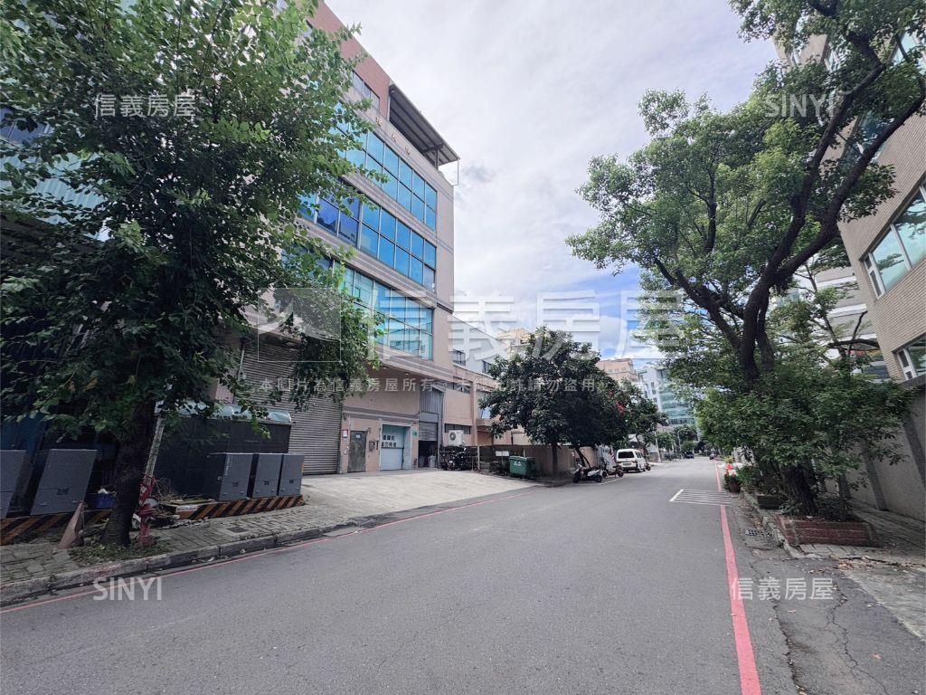 Ａ３五股透天廠辦房屋室內格局與周邊環境