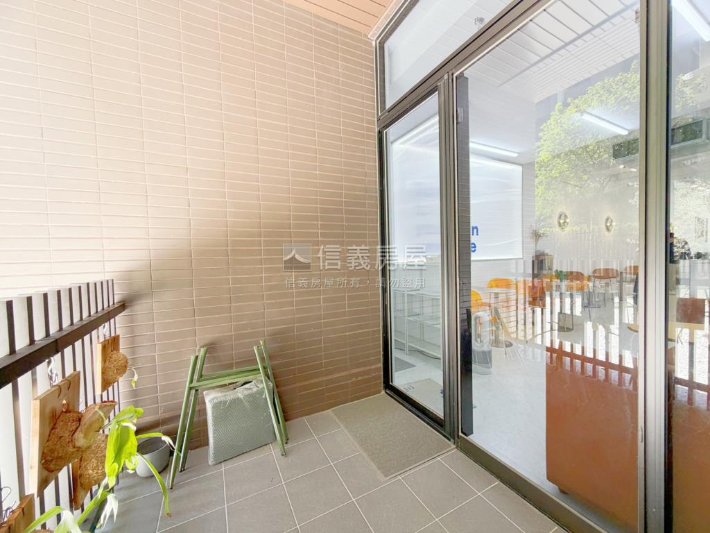 稀有。挑高黃金雙店面房屋室內格局與周邊環境