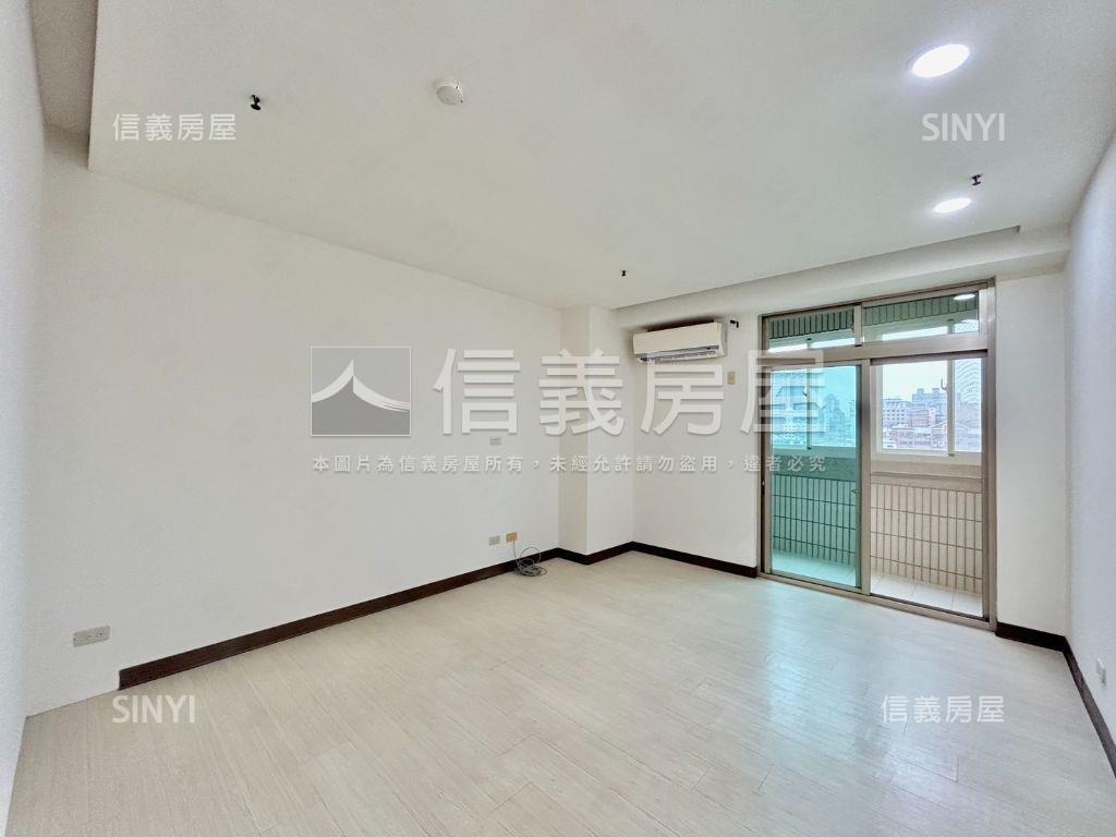 雲冠天下稀有三房平車房屋室內格局與周邊環境