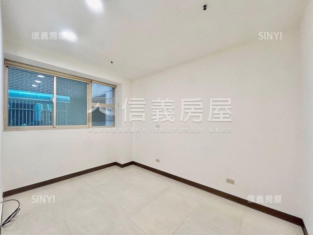 雲冠天下稀有三房平車房屋室內格局與周邊環境