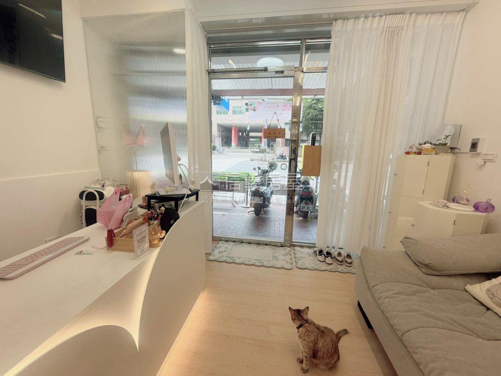 面雄商．１＋２樓黃金店面房屋室內格局與周邊環境