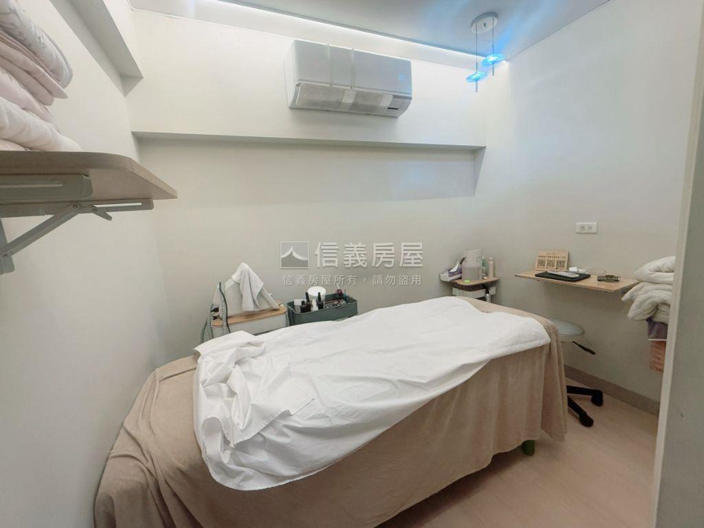 面雄商．１＋２樓黃金店面房屋室內格局與周邊環境