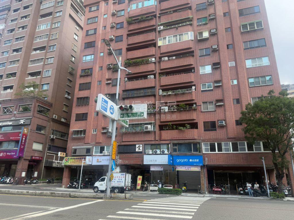 面雄商．１＋２樓黃金店面房屋室內格局與周邊環境