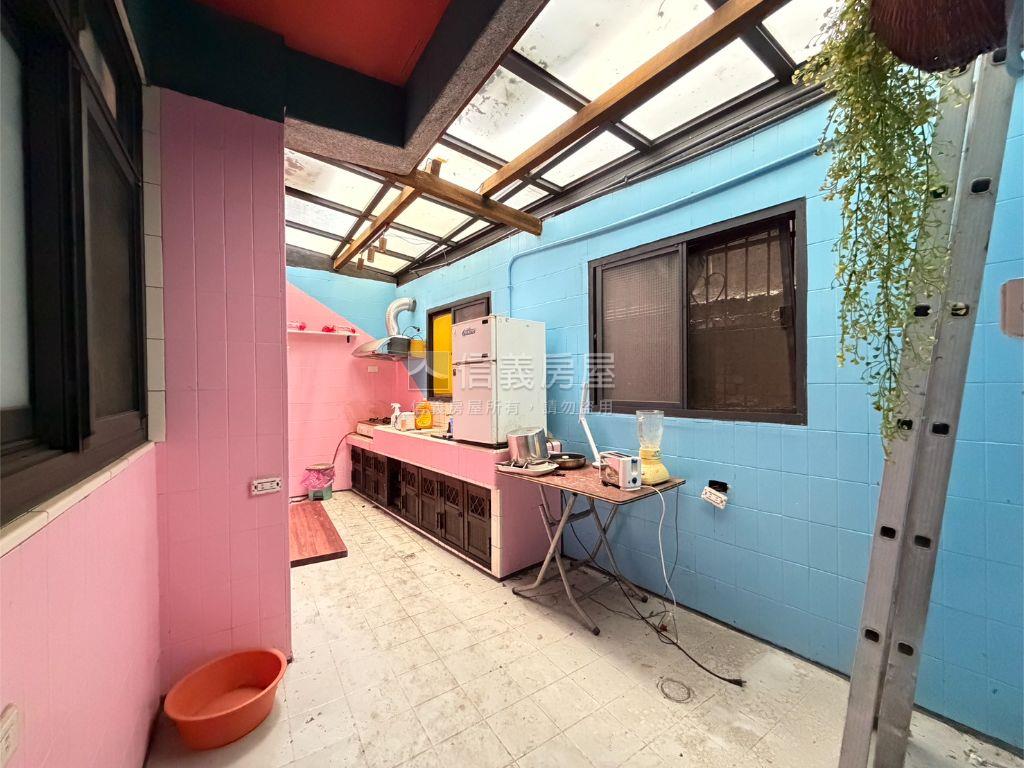 近彰化後火車站１樓美屋房屋室內格局與周邊環境