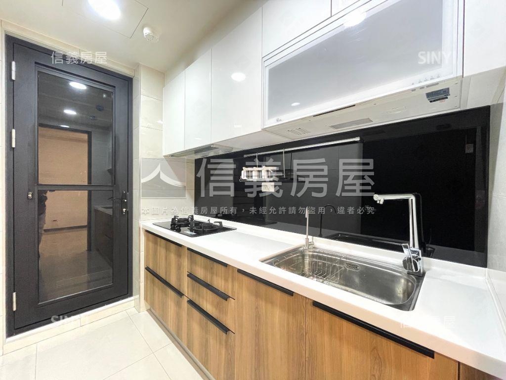 高樓景觀玄泰Ｖ１兩房房屋室內格局與周邊環境