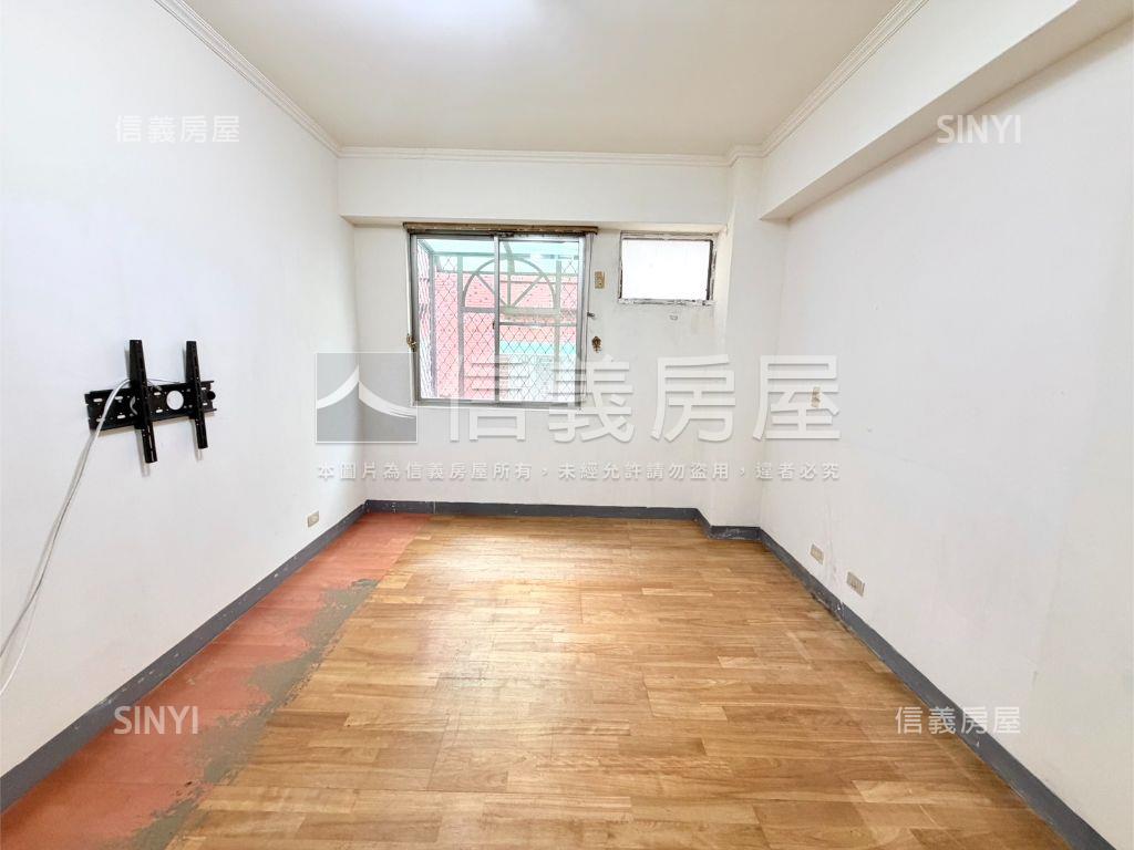 稀有電梯三房大空間房屋室內格局與周邊環境