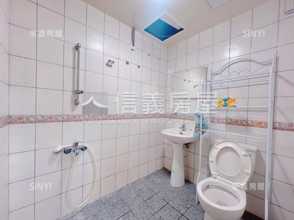 萬大百貨公園學區店面車位房屋室內格局與周邊環境