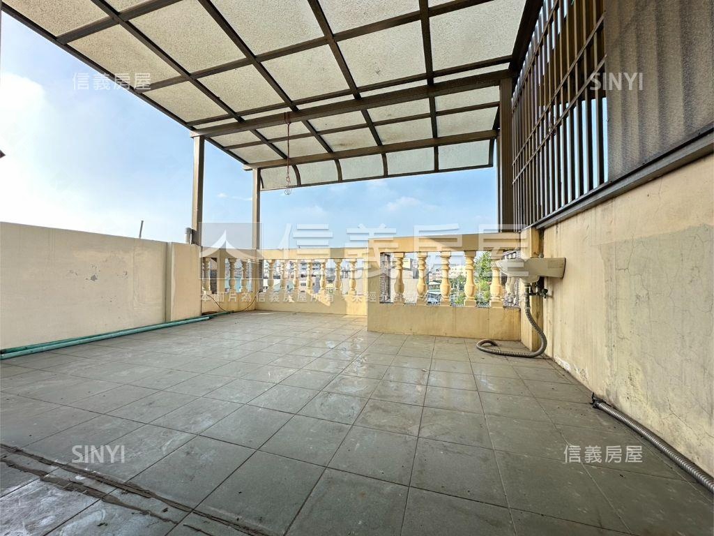 專任地坪約３３坪活路別墅房屋室內格局與周邊環境