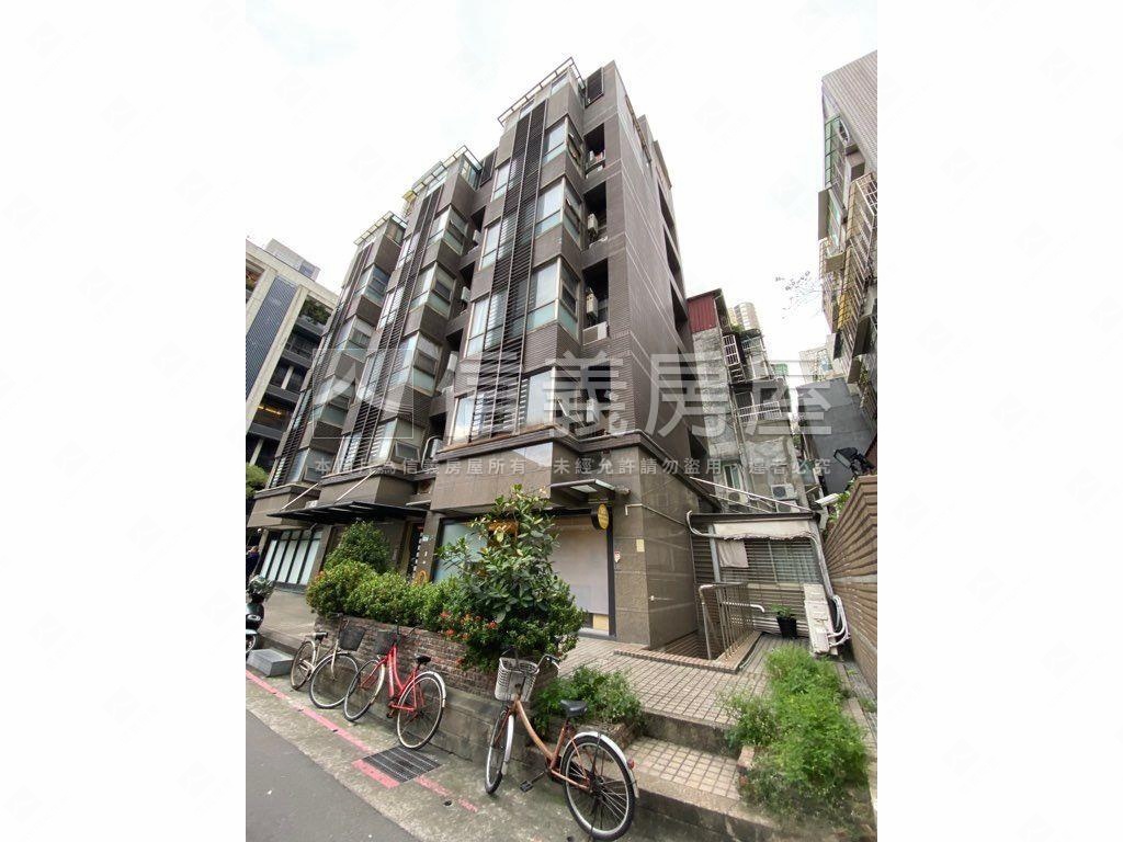 林森北靜巷一樓店辦附車位房屋室內格局與周邊環境