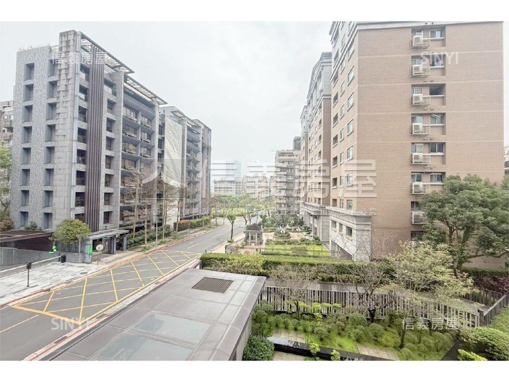 稀少釋出三房富仕館車位房屋室內格局與周邊環境