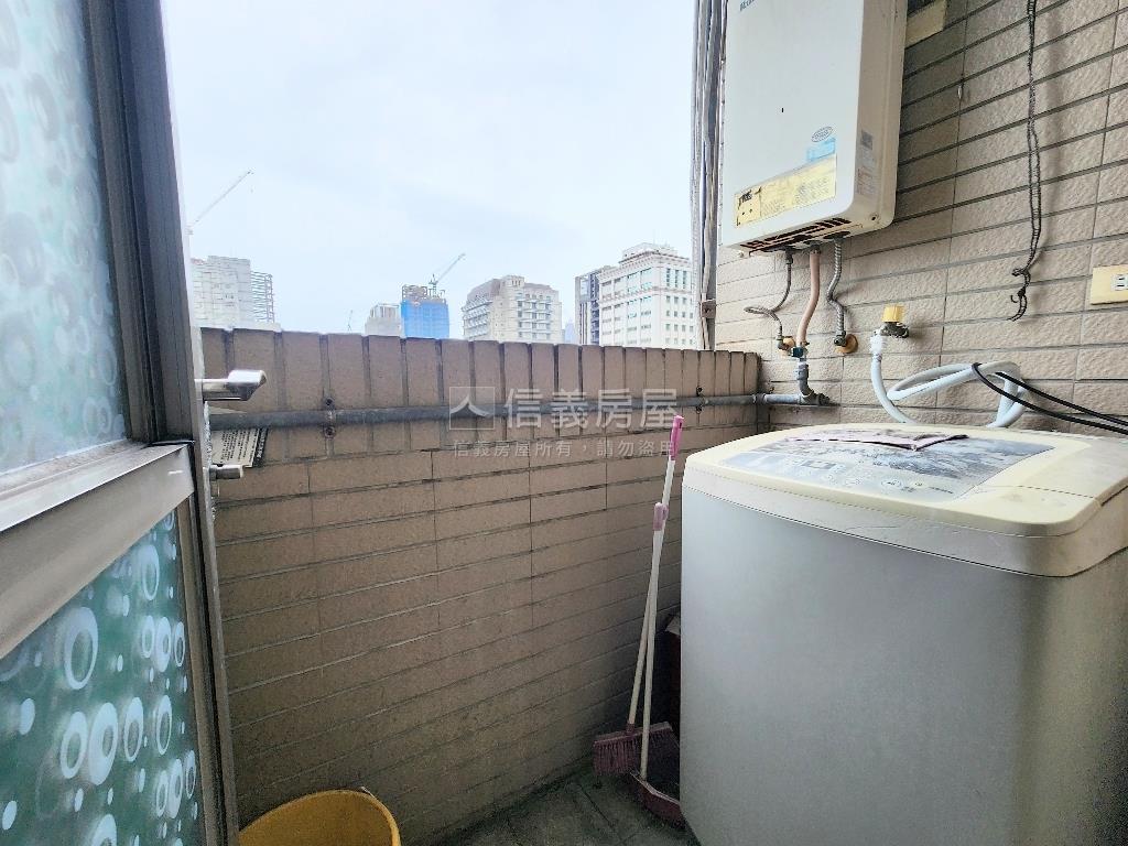 捷運（米勒）後棟挑高１房房屋室內格局與周邊環境