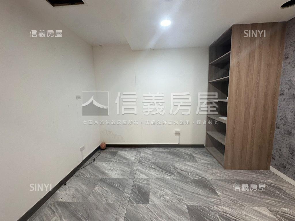 擎天雙星店鋪Ａ房屋室內格局與周邊環境